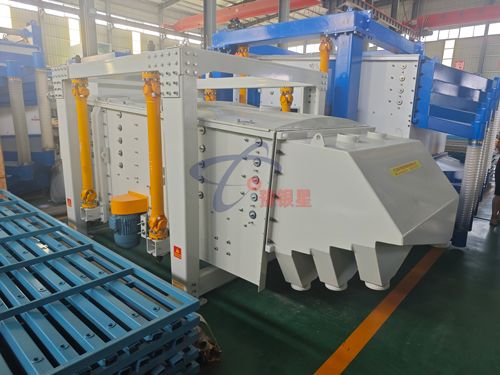 智能搖擺篩破解耐火材料篩分痛點(diǎn)，廣東企業(yè)千里赴新鄉(xiāng)鎖定 “方形篩設(shè)備”